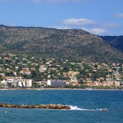 Image de couverture : Locations de vacances à Le Lavandou