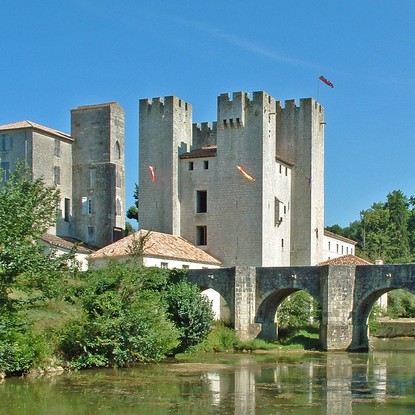 Cover image: Découvrez le Moulin des Tours de Barbaste, joyau médiéval du Lot-et-Garonne