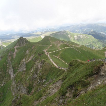 Image de couverture : Massif du Sancy : escapades nature et montagne