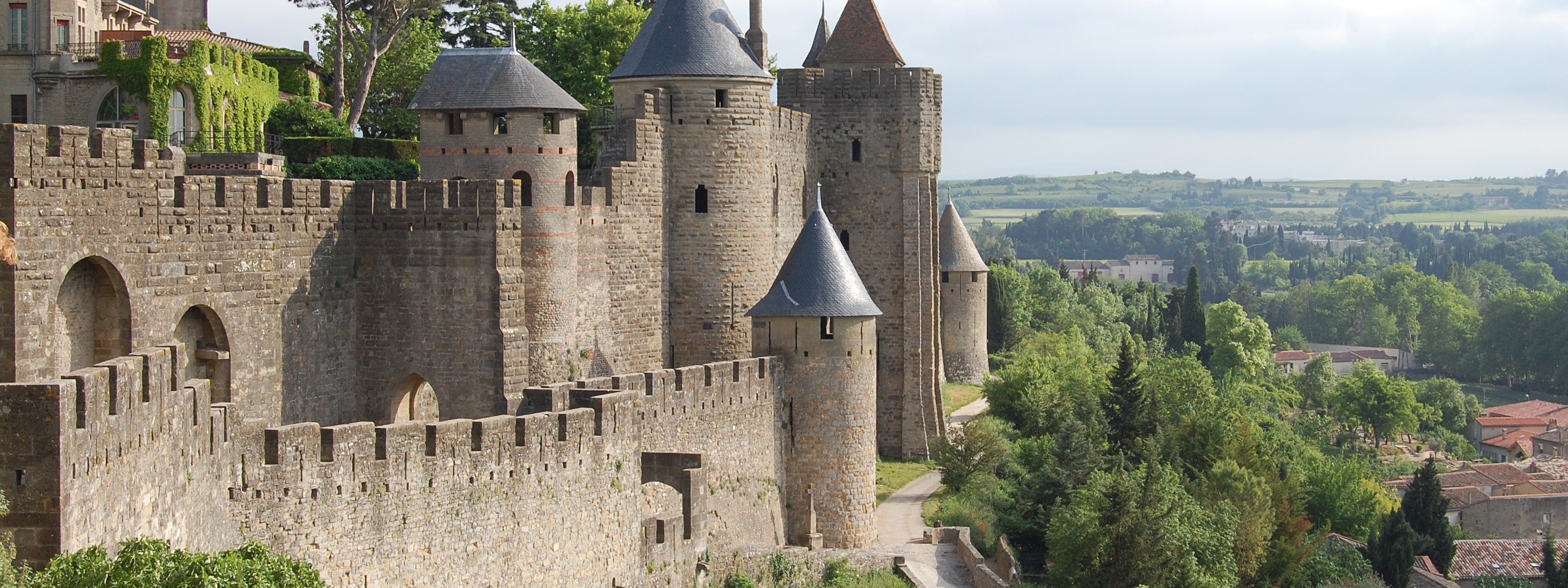Cover image: Holiday rentals in Carcassonne