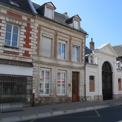 Image de couverture : Location de vacances Explorez Abbeville en Somme : Attractions et Hébergements