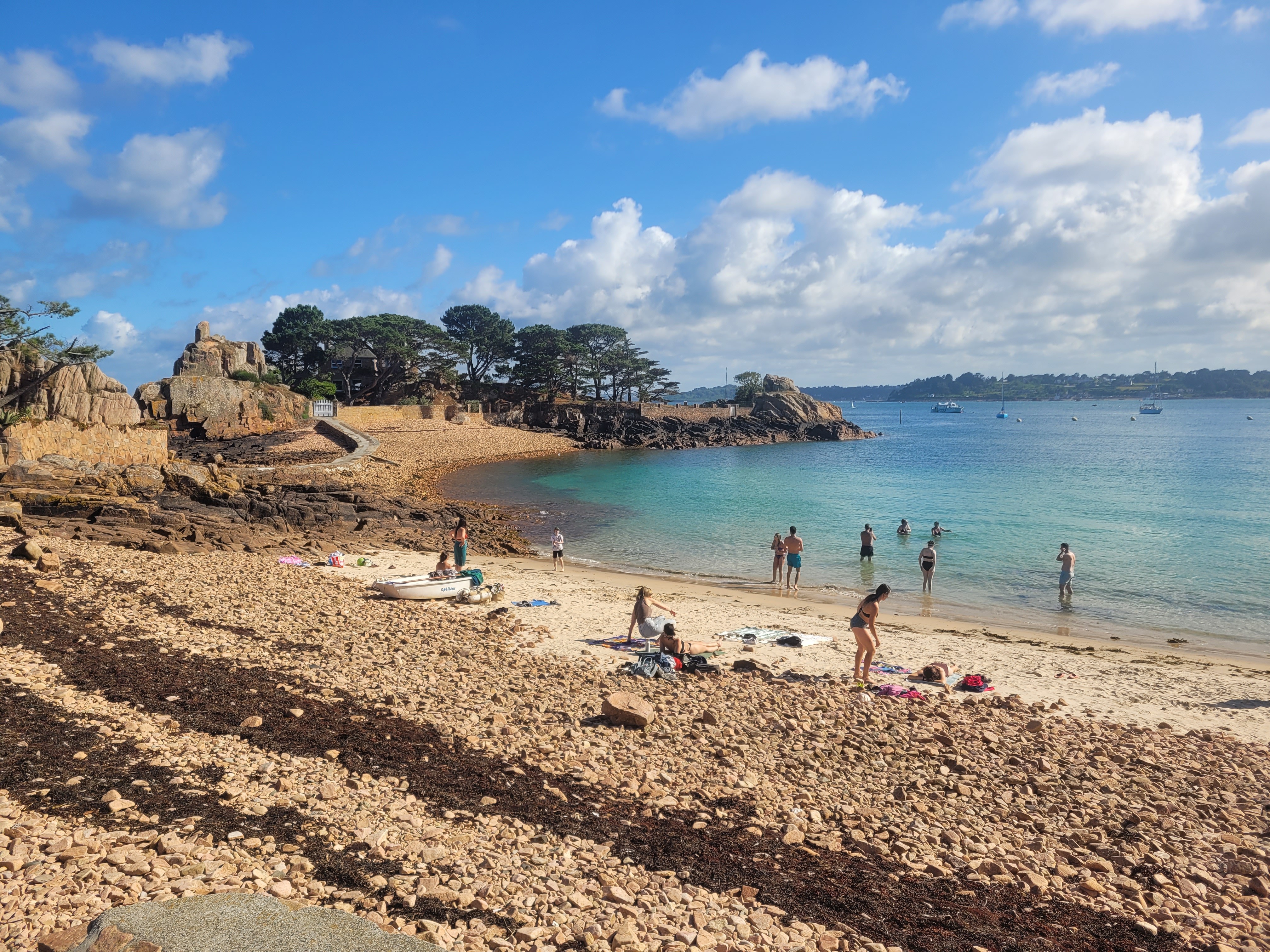 Cover image: Chambre d’hôtes à l’Île‑de‑Bréhat, immersion authentique en Bretagne