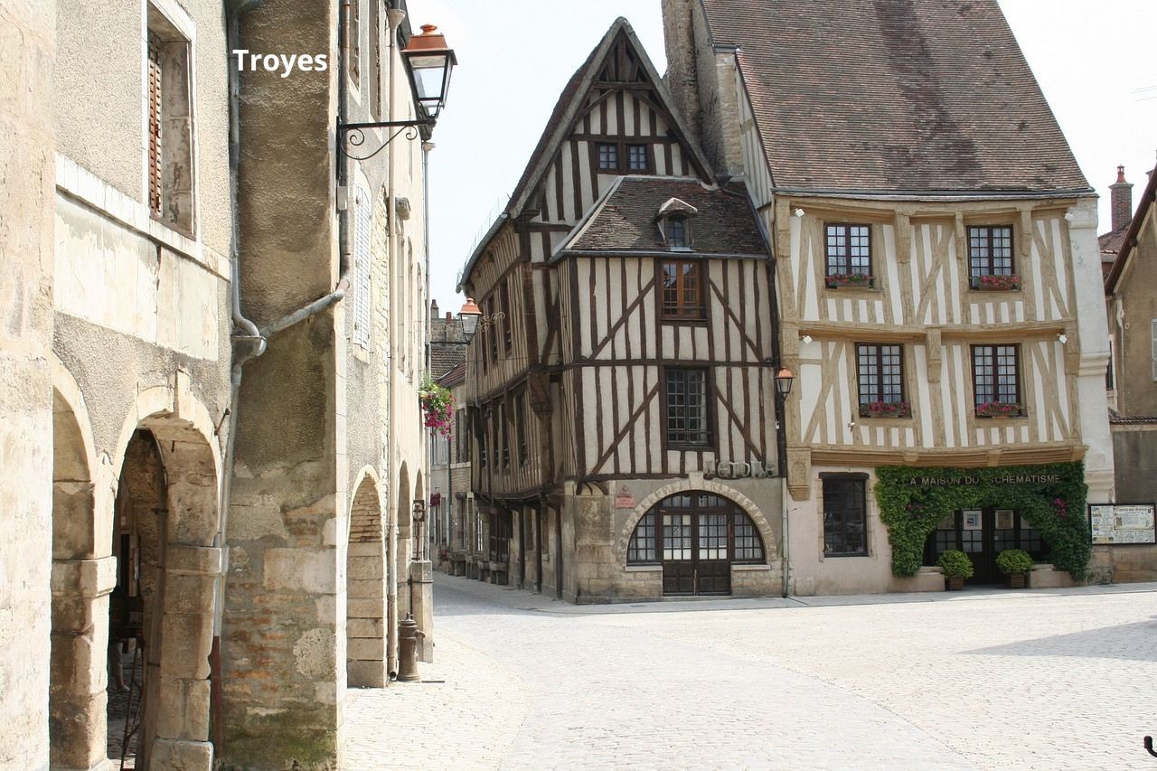 Image de couverture : Locations de Vacances à Troyes