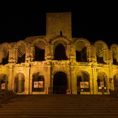 Cover image: Locations de vacances à Arles