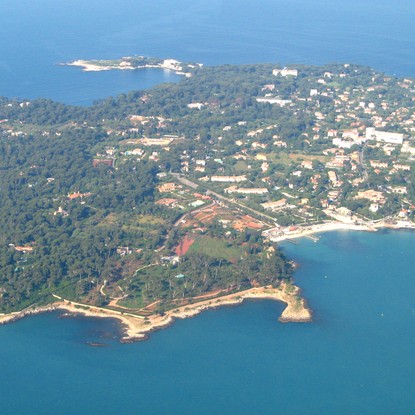 Image de couverture : Locations de vacances à Antibes