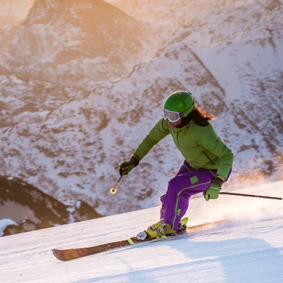 Image de couverture : Vacances au ski 2025-2026 : vivez la montagne autrement avec Clévacances