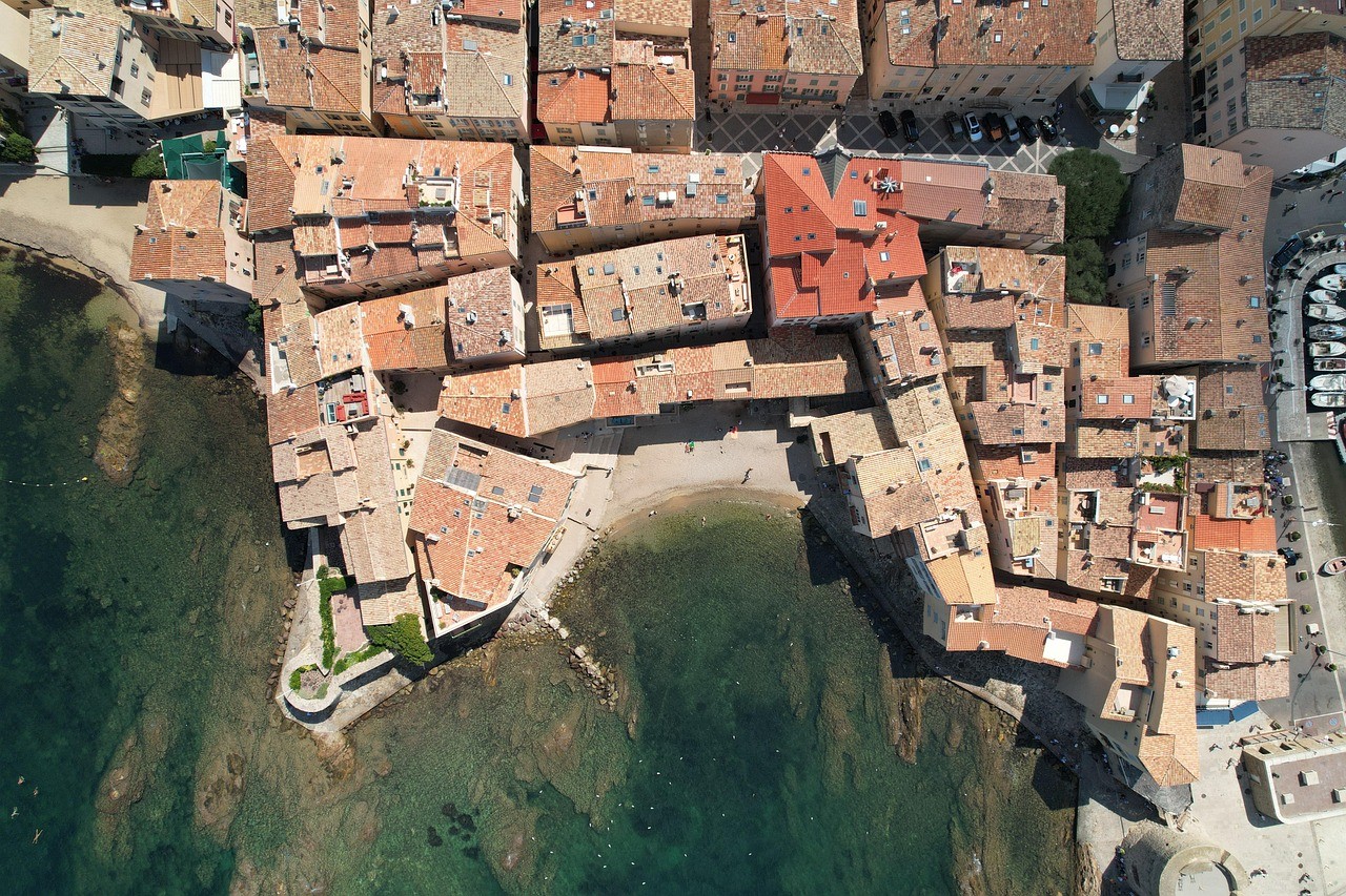 Cover image: Holiday rentals Saint-Tropez