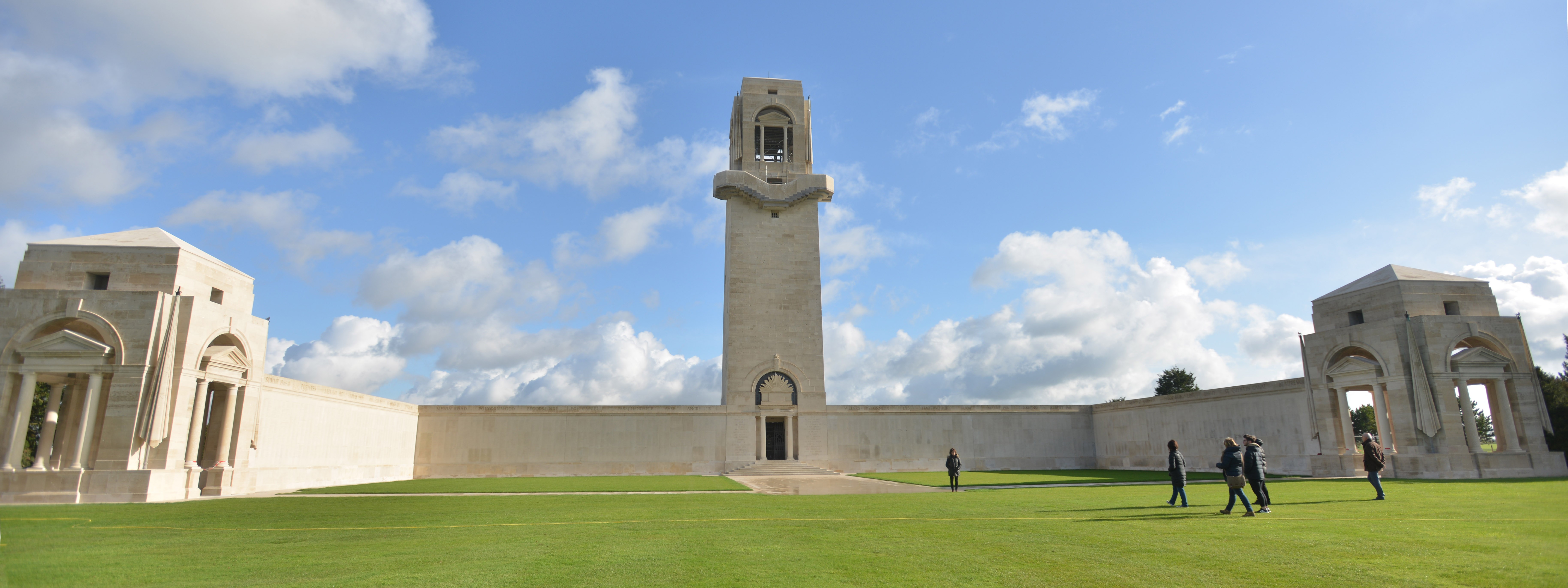 Image de couverture : Tourisme de Mémoire dans l'Est de la Somme : Sites Historiques Incontournables