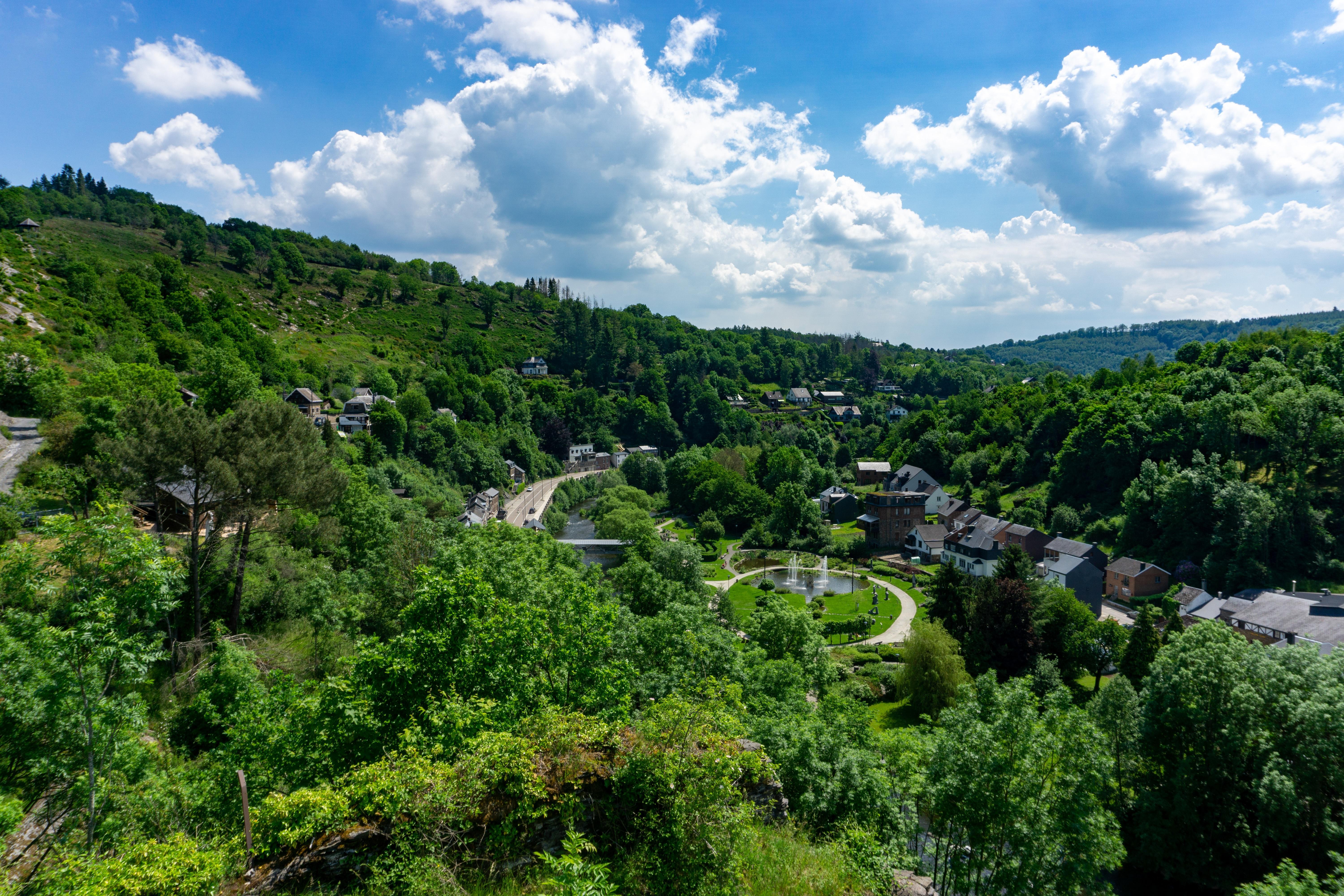 Image de couverture : Location de Vacances à Sedan (08) | Séjour Ardennes