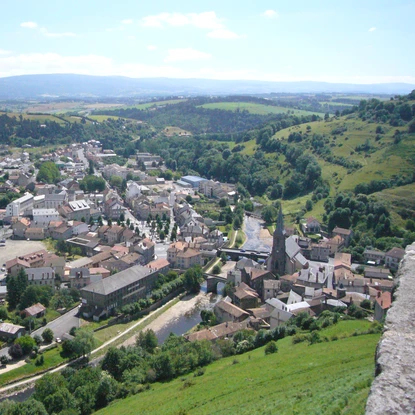 Cover image: Location de vacances Saint-Flour : Séjour Authentique entre Histoire et Volcans