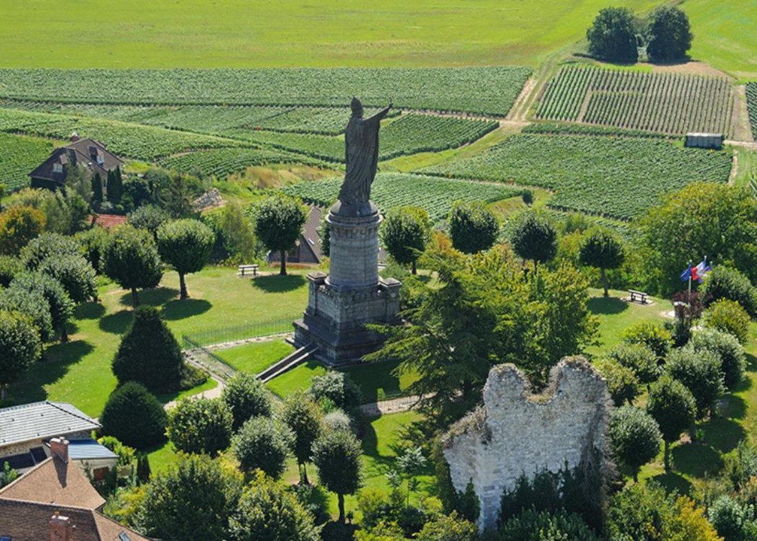 Image de couverture : Locations de vacances à Châtillon-sur-Marne