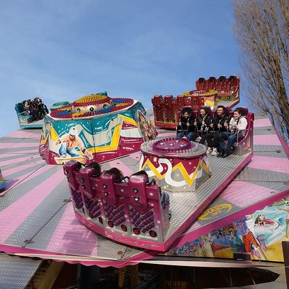 Image de couverture : Les Foires de Champagne à Troyes