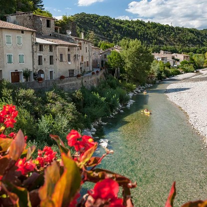 Image de couverture : Gîtes Drôme : Clévacances