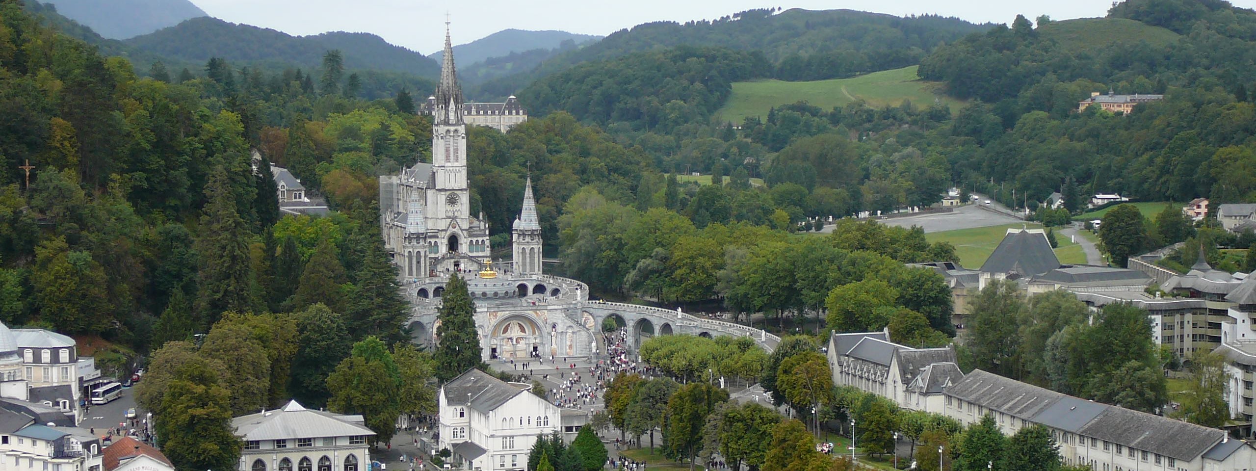 Image de couverture : Location de vacances Lourdes et ses sanctuaires, lieu de pèlerinage majeur