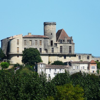Cover image: Château de Duras : joyau historique du Lot-et-Garonne