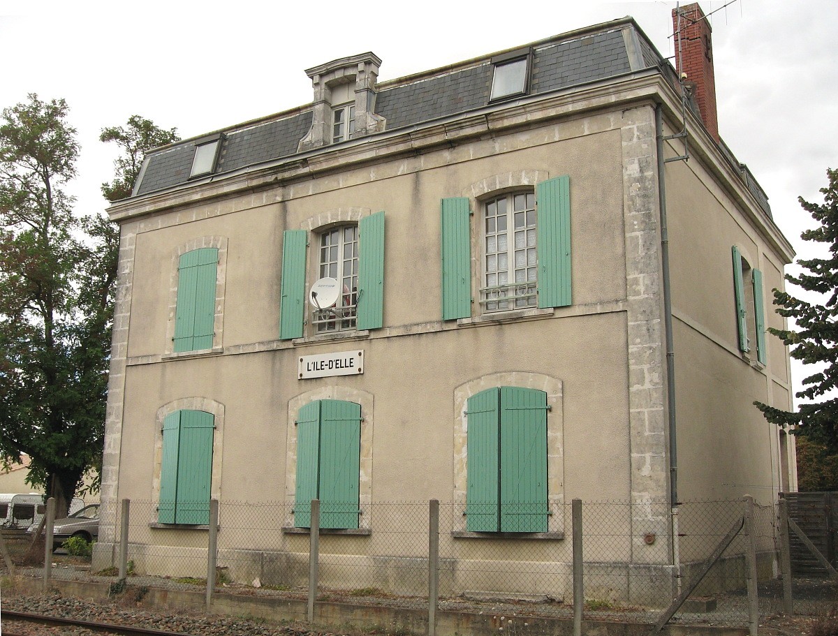Image de couverture : Chambre d'hôtes à L'île-d'Elle