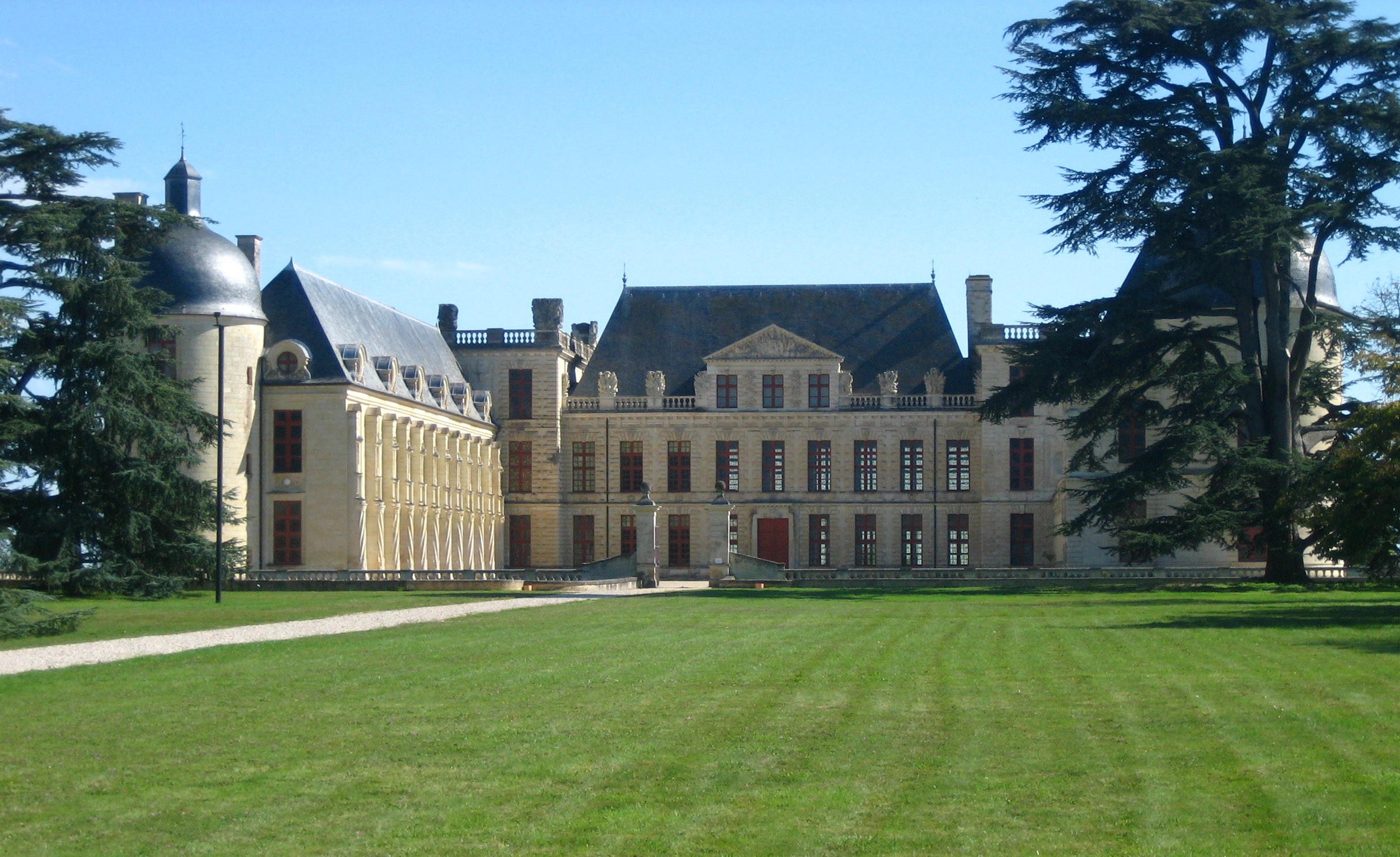 View of the front of Oiron Castle