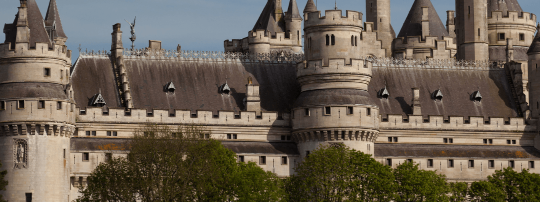 Cover image: Holiday rentals in Pierrefonds