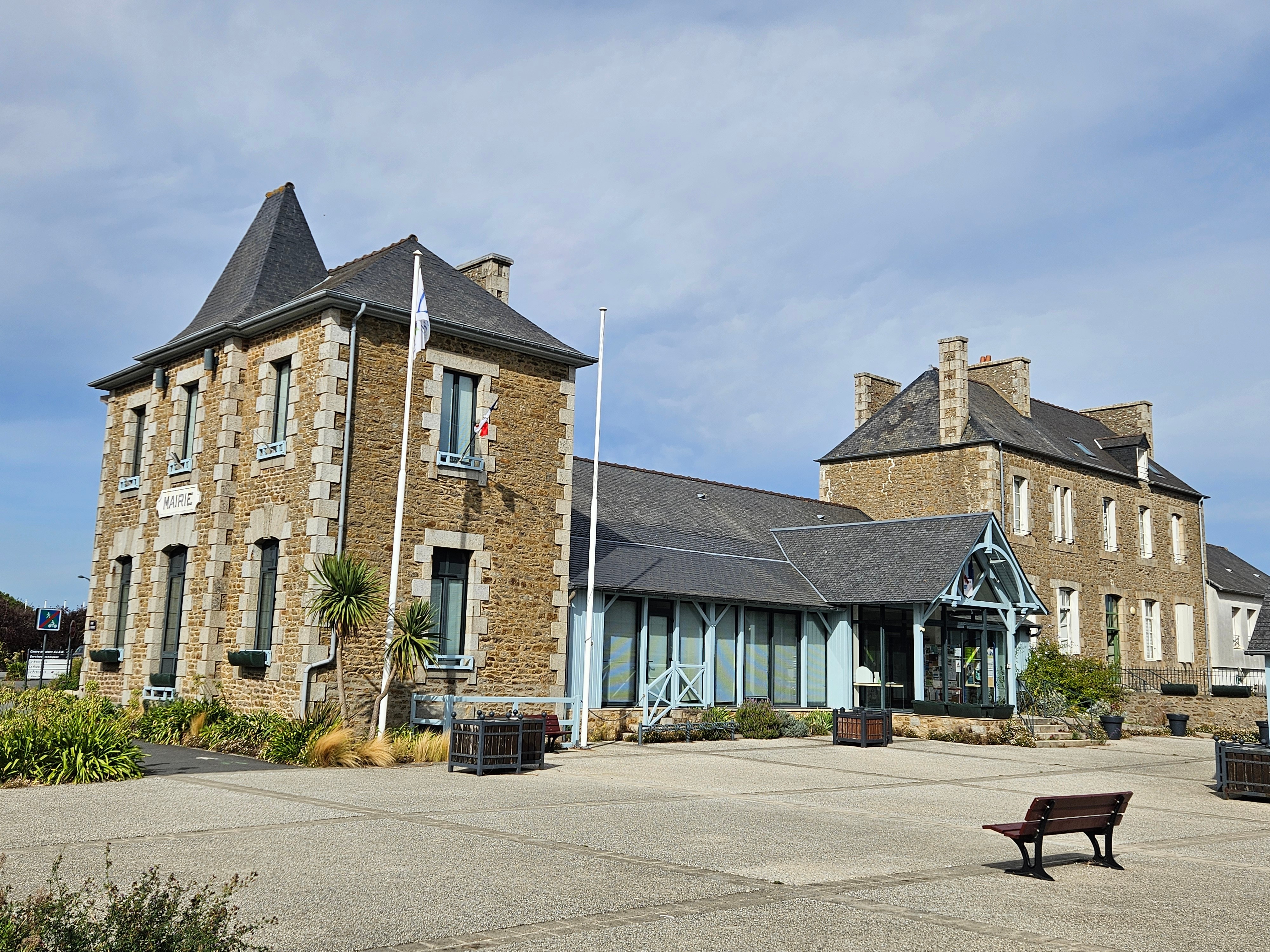 Cover image: Gites in Lancieux