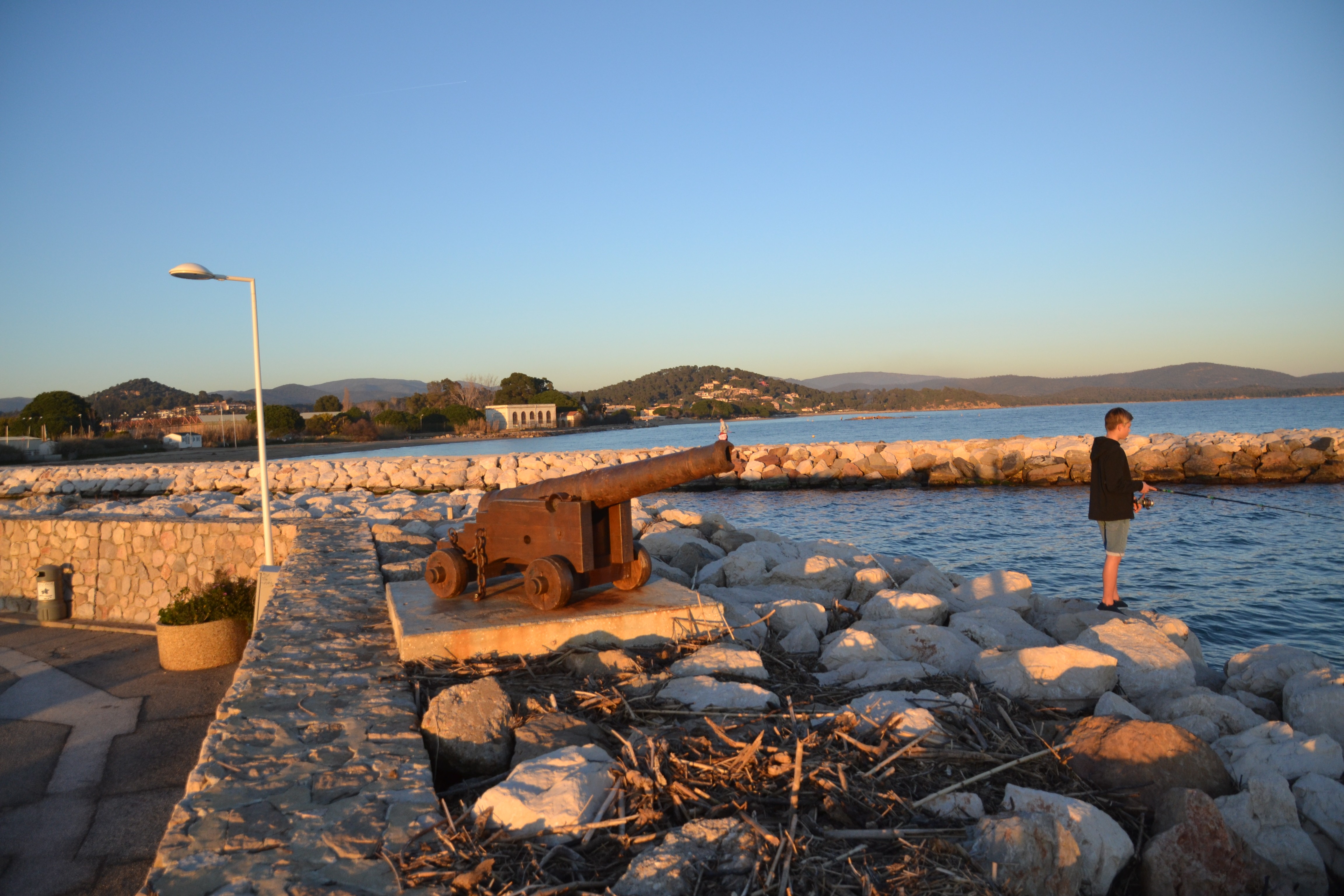 Image de couverture : Locations de vacances à La Londe-les-Maures