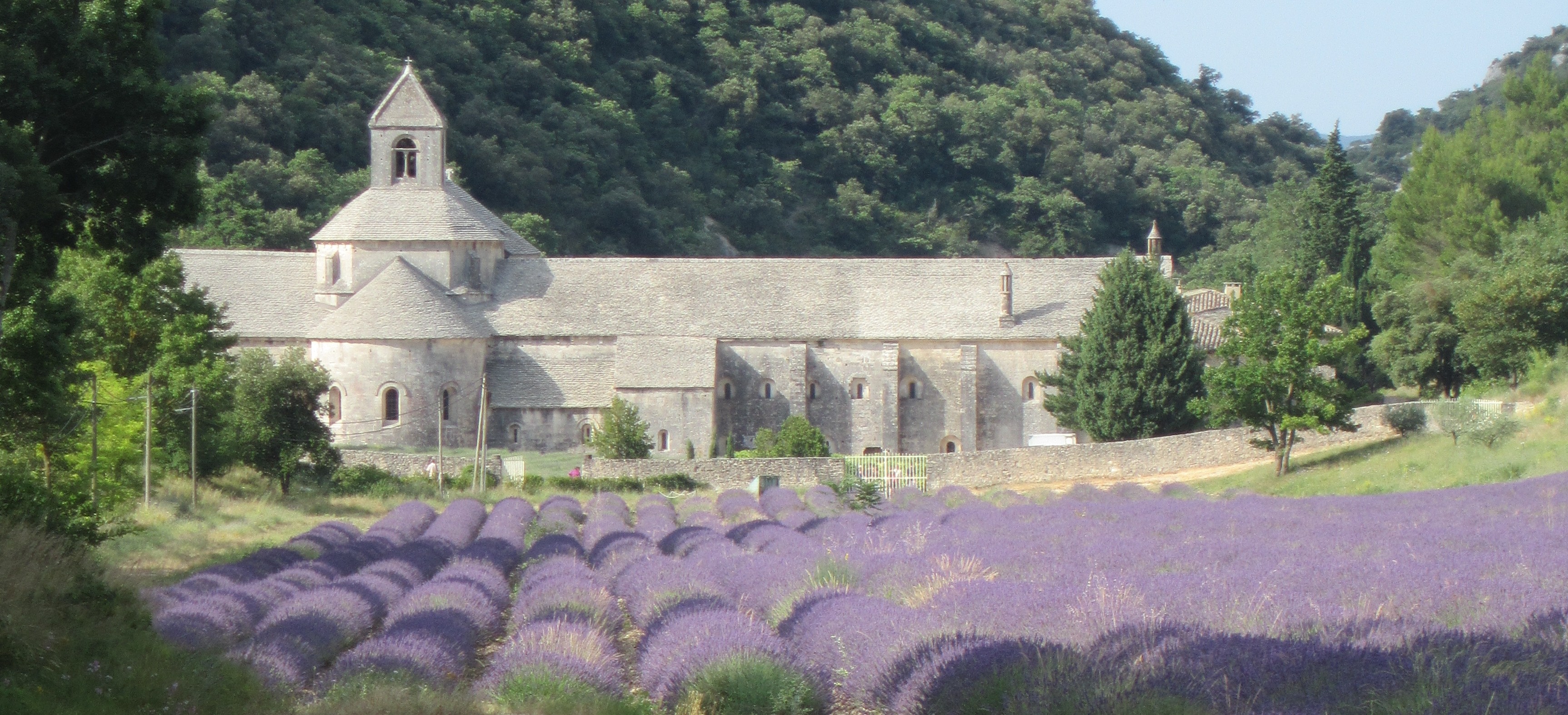 Cover image: Locations de vacances près de l’Abbaye de Sénanque