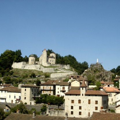 Cover image: Les Cités de Caractère d'Auvergne: Marcolès, Laroquebrou, Murat, et Montsalvy