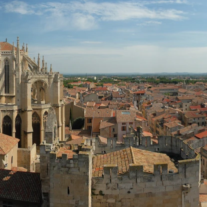 Image de couverture : Découvrez les Halles de Narbonne : Hébergements de Charme avec Clévacances