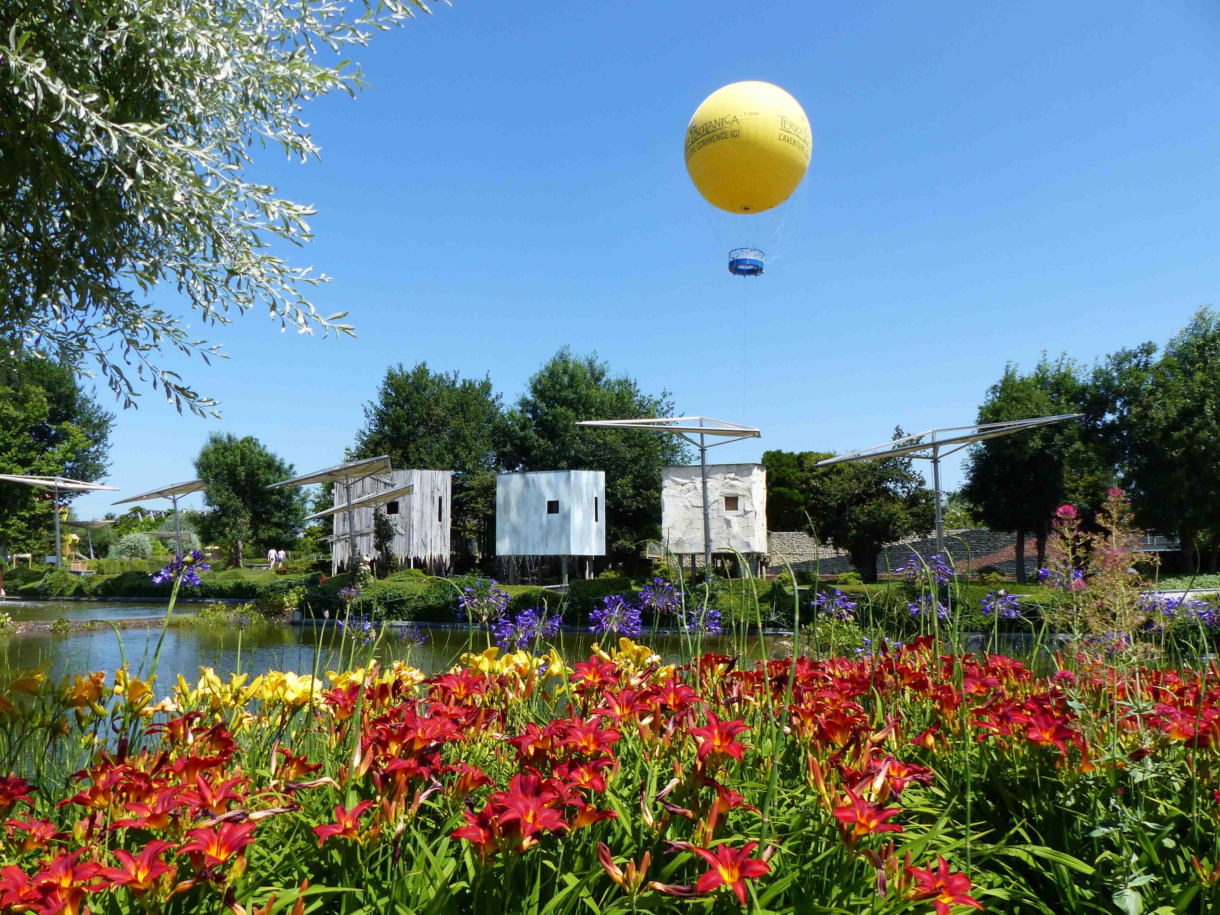 Jardin fleuri et coloré de Terra Botanica