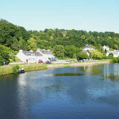 Cover image: Canal de Nantes à Brest : voyage au cœur de la Bretagne