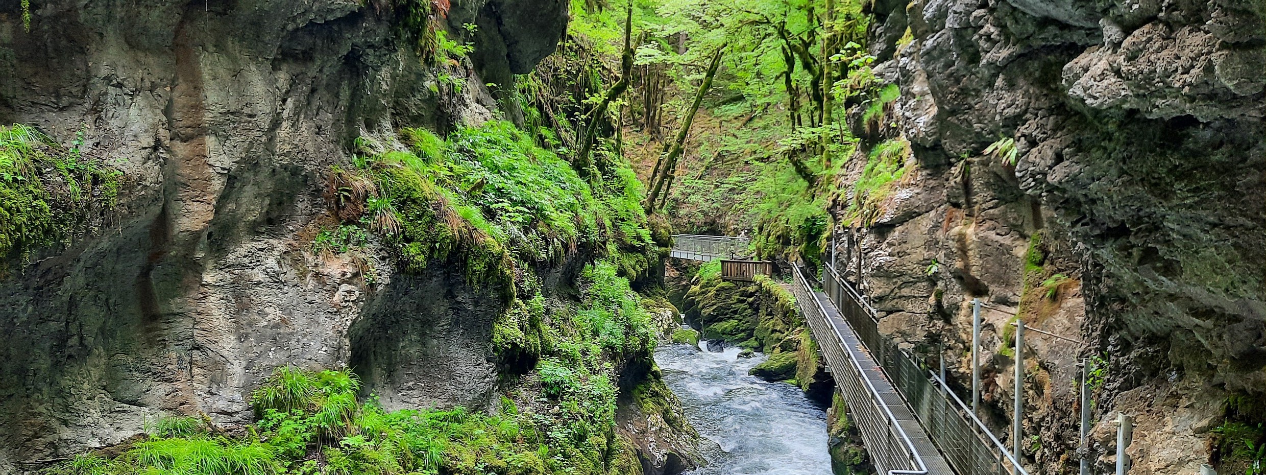 Photo credit: Jura Tourisme Balise Alt : Gorges rivières jura, in the middle of caves