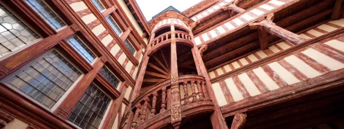 Vue sur une maison typique de l'aube 10