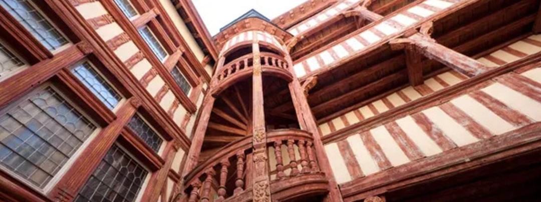 Vue sur une maison typique de l'aube 10