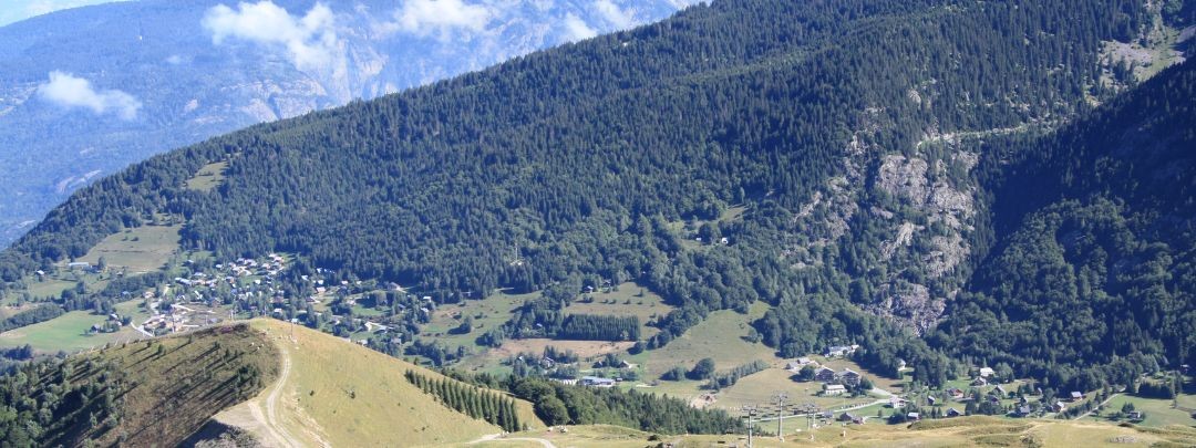 Cover image: Locations de vacances Alpe du Grand Serre