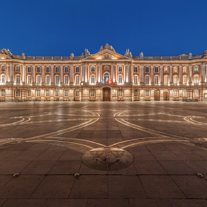 Cover image: Visitez le Capitole de Toulouse - Séjours et Hébergements avec Clévacances