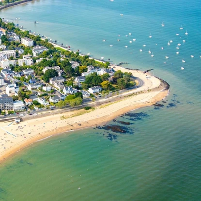 Cover image: Location de vacances Saint-Nazaire : chantiers, port et patrimoine maritime