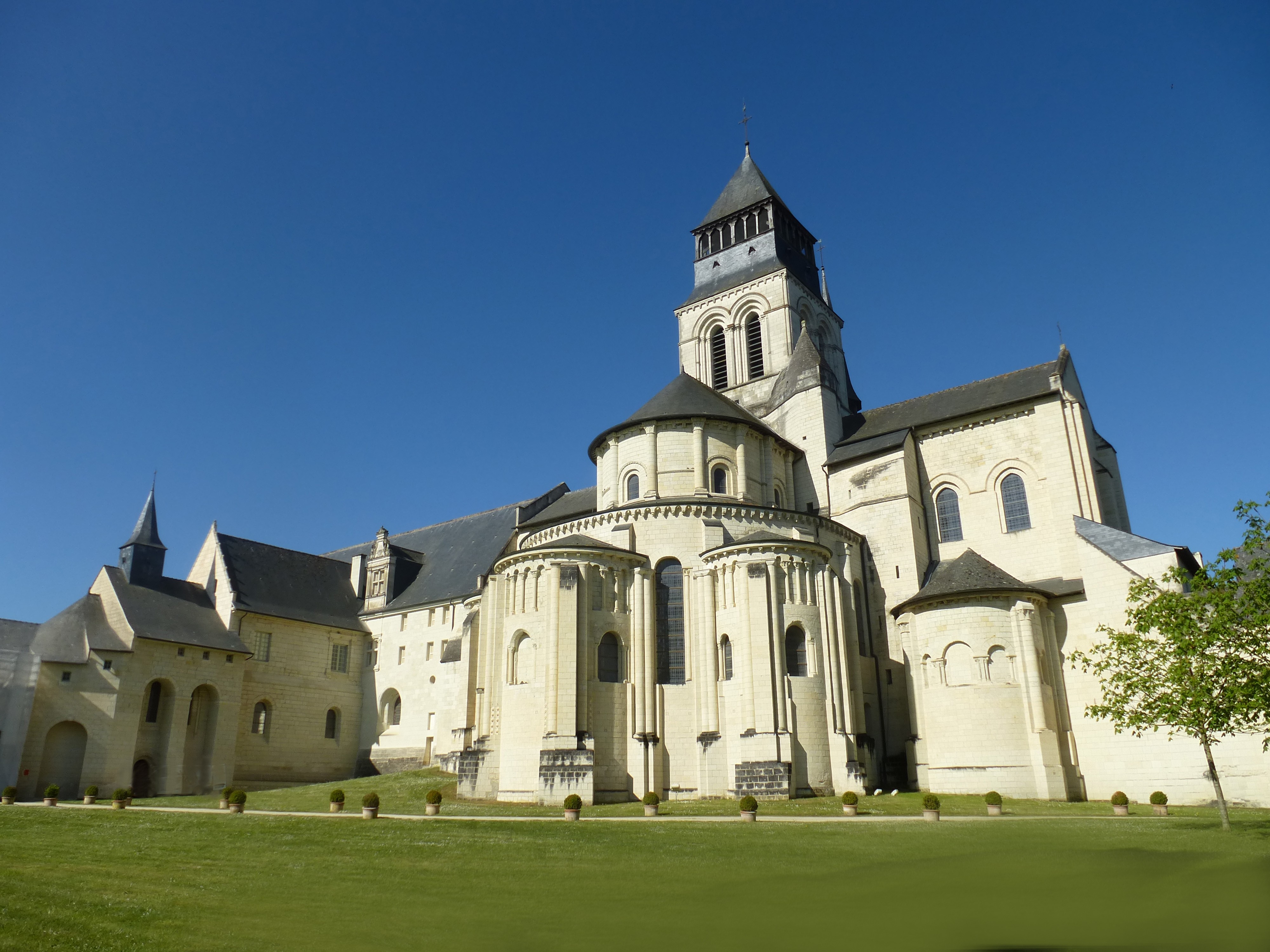 Cover image: Holiday rentals near Fontevraud-l'Abbaye