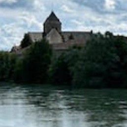 Vue de Matougues 51 dans la Marne au bord de la rivière