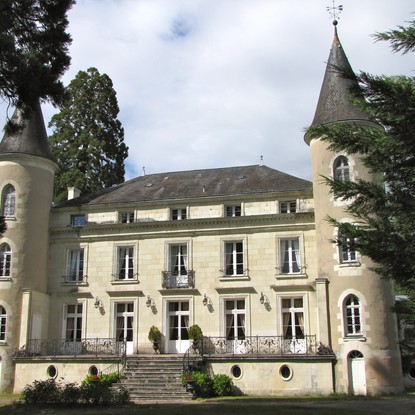 Cover image: Location de vacances à Tournon-Saint-Pierre