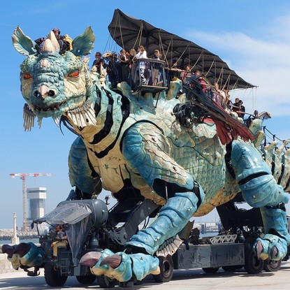 Cover image: Dragon de Calais : une créature mécanique spectaculaire à découvrir en famille