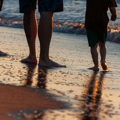 Image de couverture : Les pieds dans l'eau
