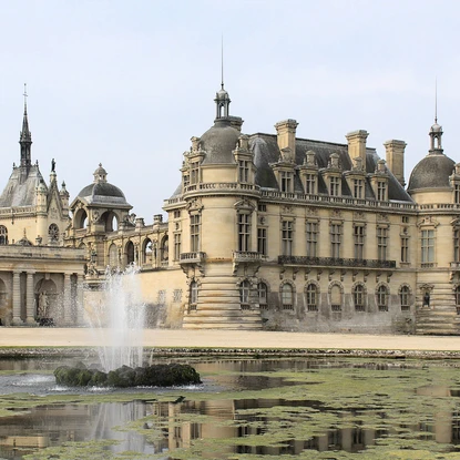 Cover image: Holiday rentals in Chantilly