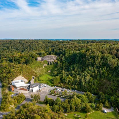Cover image: La Coupole d’Helfaut : bunker historique et musée de la Seconde Guerre mondiale