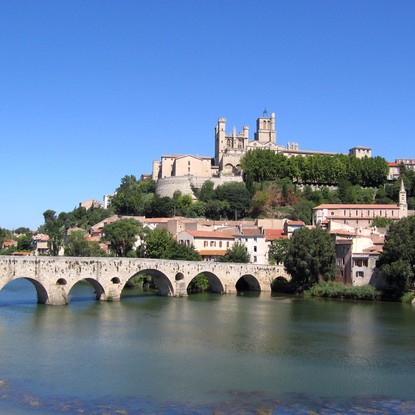 Cover image: Location de vacances Béziers : Histoire, Vignobles et Art de Vivre en Occitanie