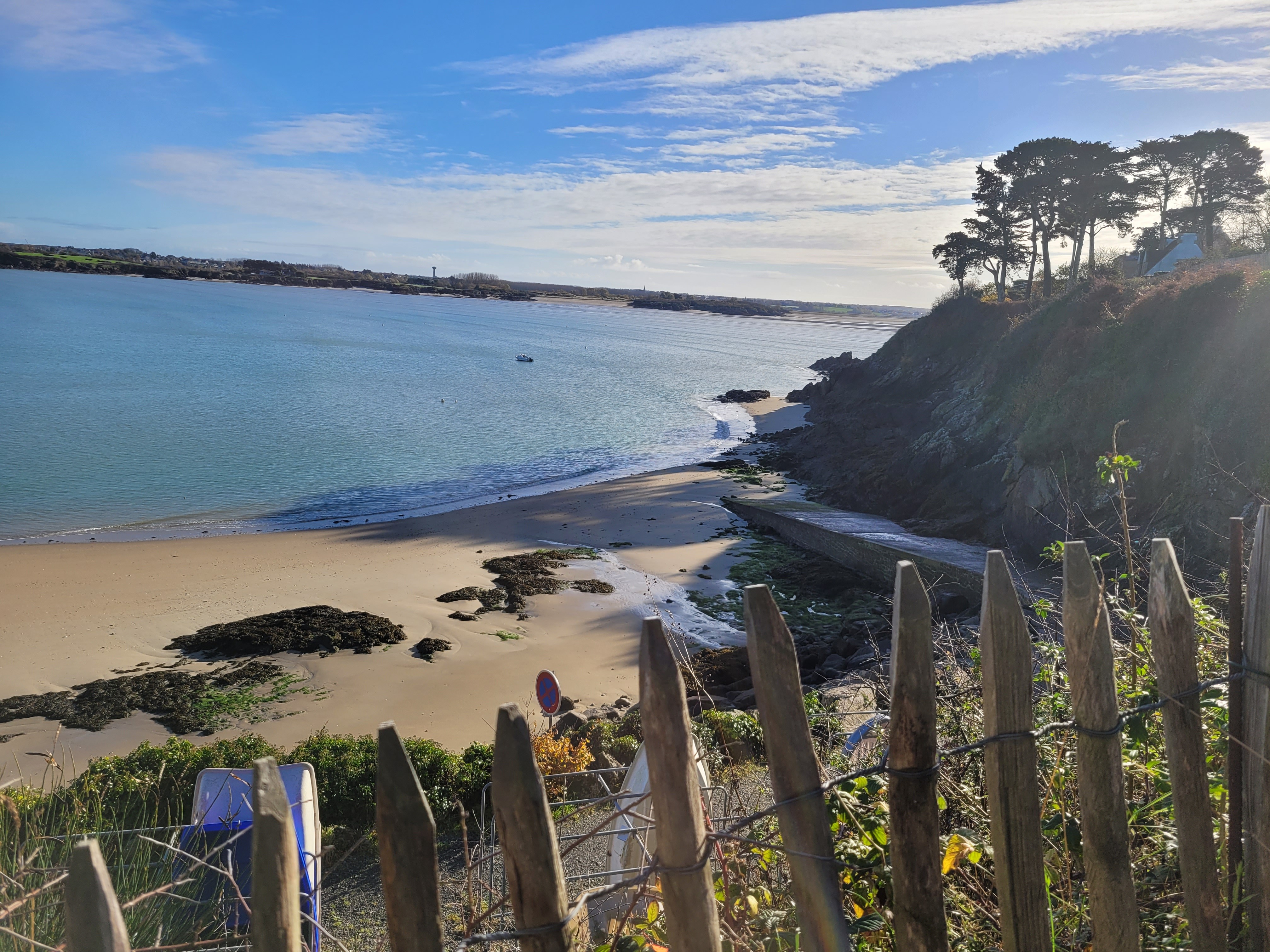 Cover image: Location à Saint-Jacut-de-la-Mer, entre presqu’île et grand large