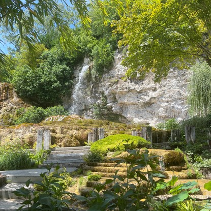 Cover image: Le Jardin des Fontaines Pétrifiantes : un site naturel unique en Isère