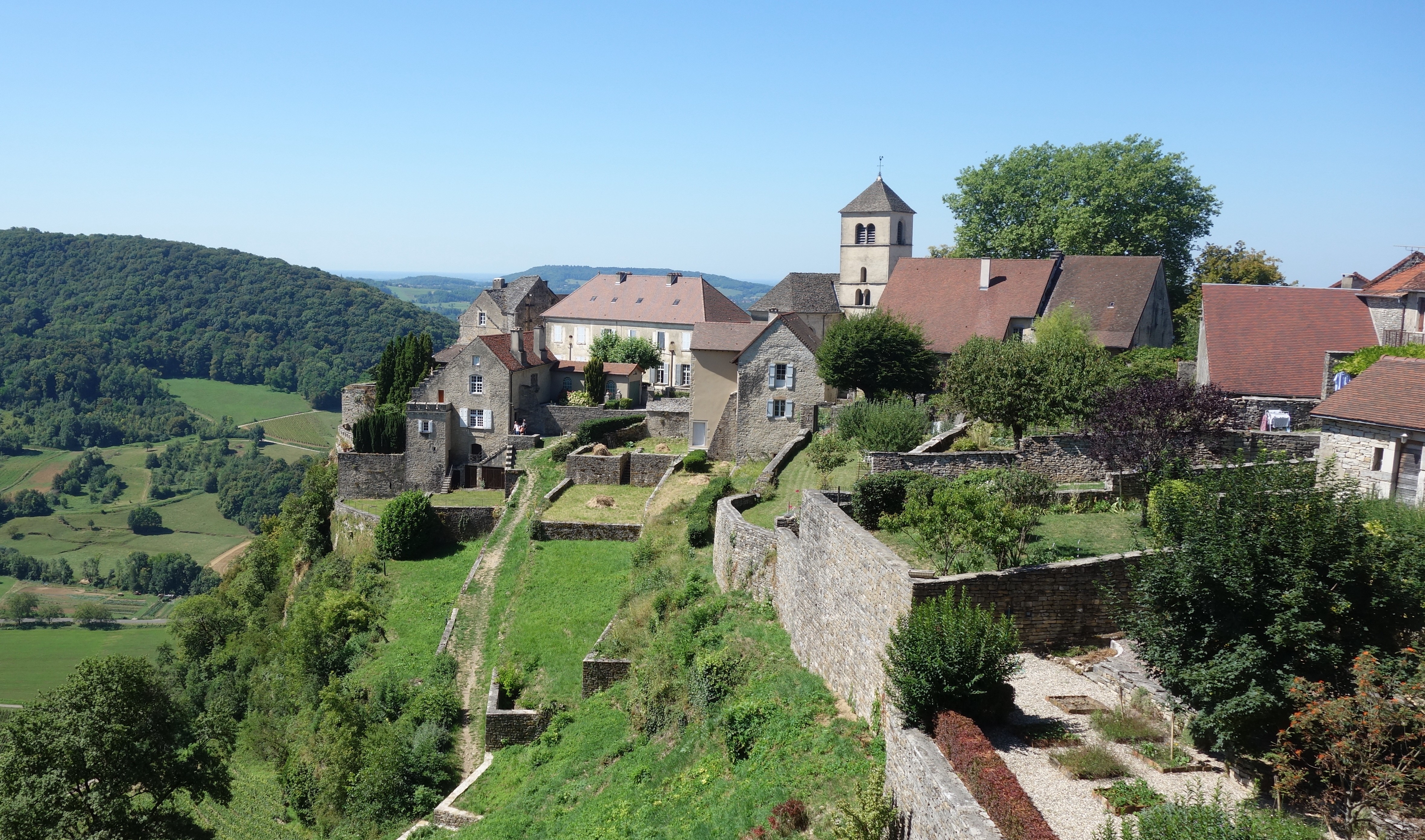 Image de couverture : Visitez Château-Chalon : Un des Plus Beaux Villages de France