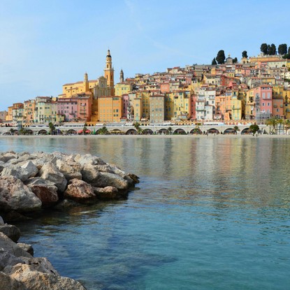 Image de couverture : Locations de vacances à Menton