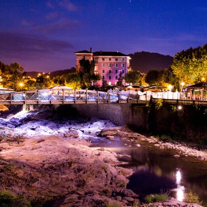 Image de couverture : Location de vacances à Vals-les-Bains