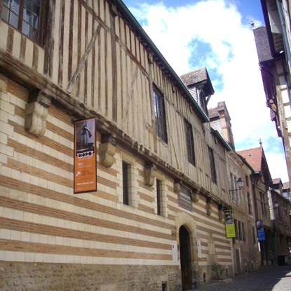 Image de couverture : La Maison de l'Outil et de la Pensée Ouvrière