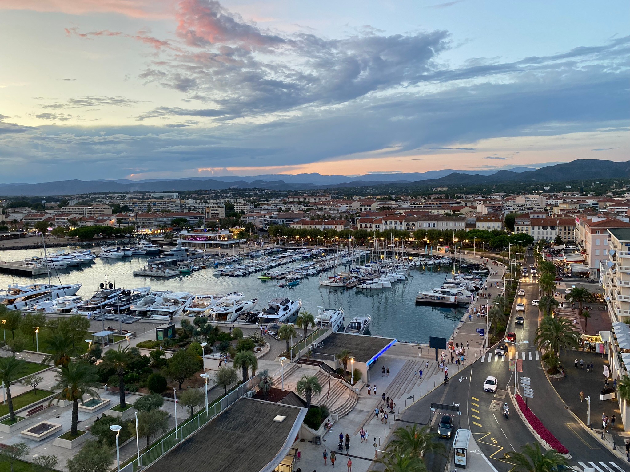 Cover image: Holiday rentals in Saint-Raphaël
